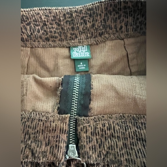 📦✨3/$24 • Wild Fable Cheetah Print Corduroy Zipper Skirt w Pockets - Picture 5 of 6